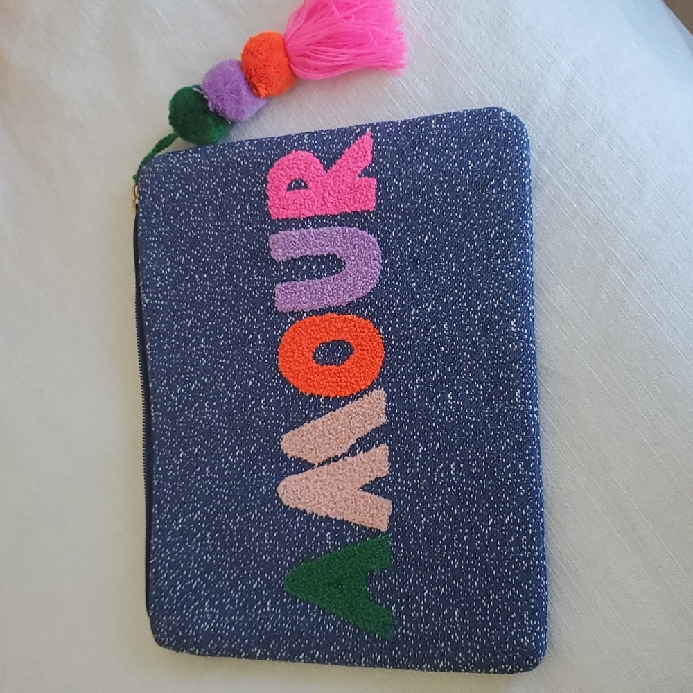 Amour pouch